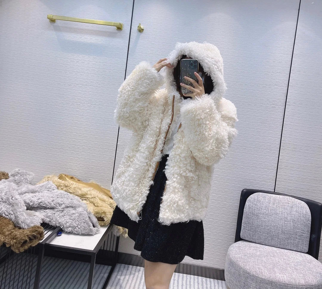 Winter Women's Hooded Sheepskin Coat High-end Luxury Brand Clothing Keep Warm Leather With Design Loose Wool Fur Jackets 549